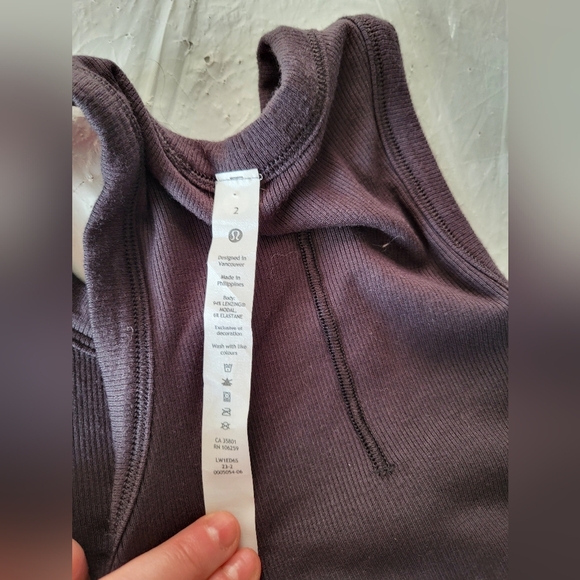 Lululemon Women Black  Tank Top, Size 2 - Picture 5 of 6